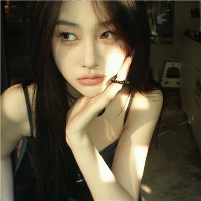 上班摸鱼，被总裁老公抓个正着